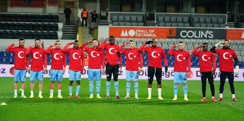 Gaziantep FK ve Başakşehirli futbolculardan Mehmetçik’e destek 