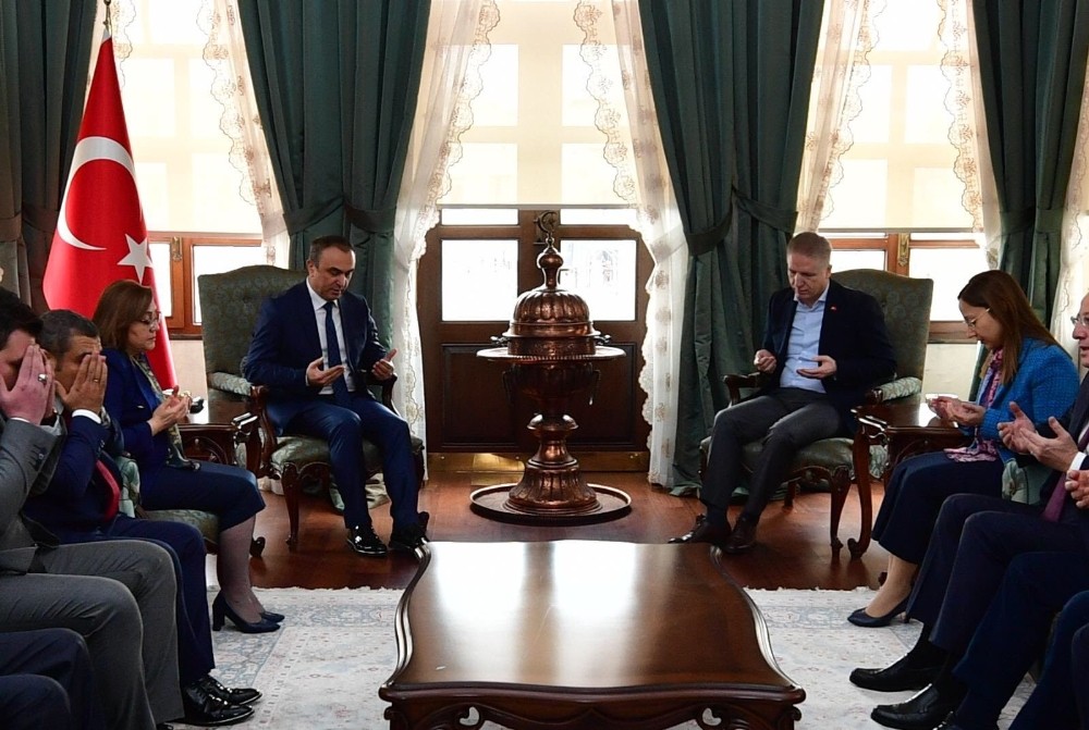 Gaziantep Protokolünde Vali Soytürk’e taziye ziyareti 