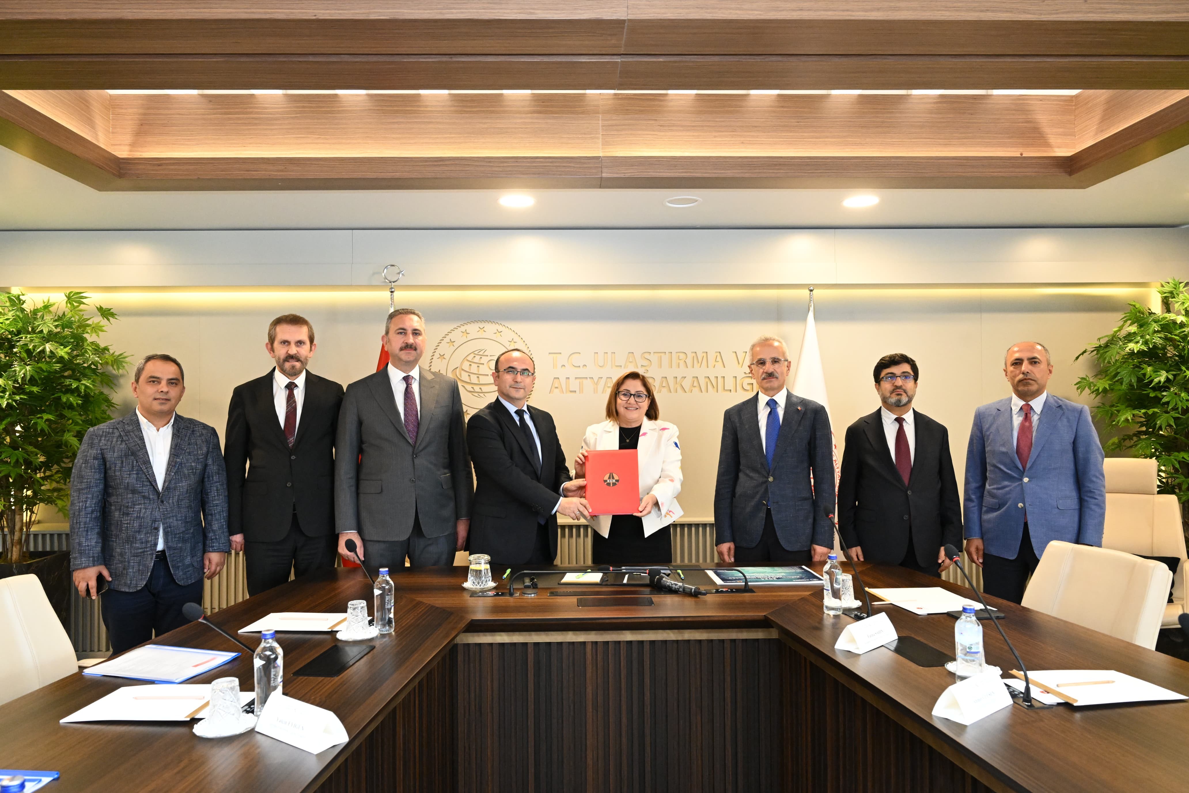 Gaziantep’e müjde! seçim beyannamesinin en büyük projelerinde imzalar atıldı