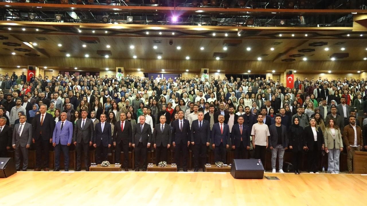 Gaziantep'in çiçeği burnunda öğretmenleri Türkiye Yüzyılı vizyonuyla bir araya geldi