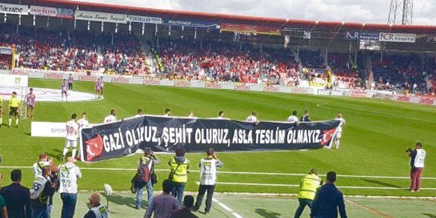 Gaziantepsporlu futbolculardan anlamlı pankart