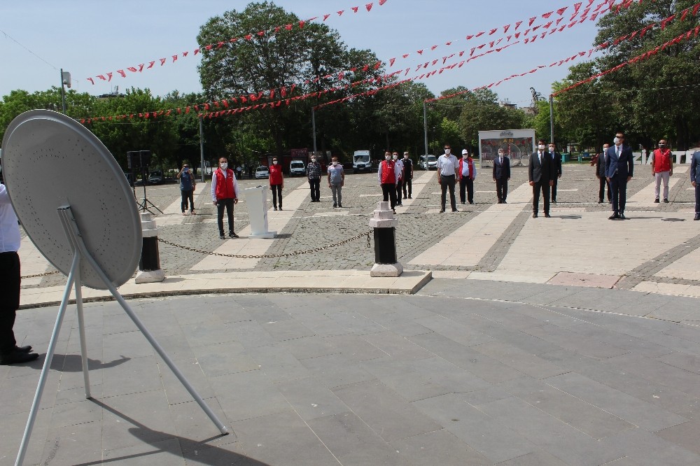 Gaziantep’te 19 Mayıs kutlaması korona virüs tedbirlerine göre yapıldı 