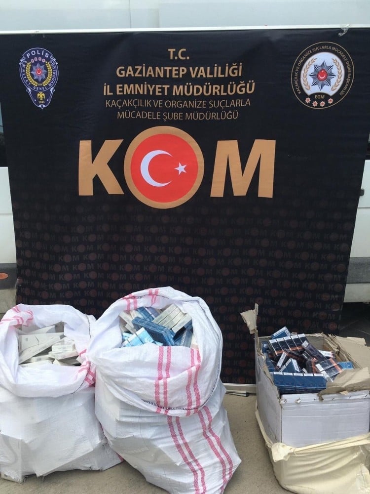 Gaziantep’te 3 bin 300 paket gümrük kaçağı sigara ele geçirildi 