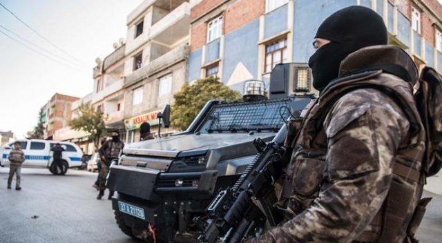 Gaziantep'te 300 polisle terör operasyonu