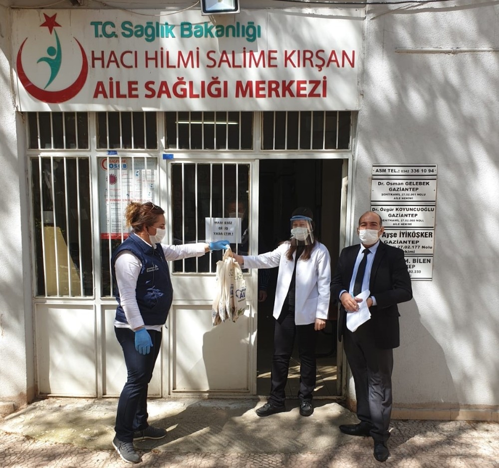Gaziantep’te aile hekimleri unutulmadı 