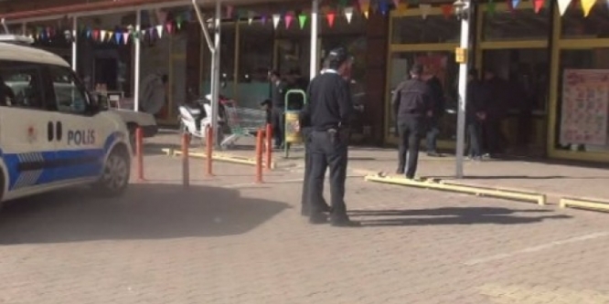 Yanlış anlaşılma 'bomba paniği'ne neden oldu, market boşaltıldı
