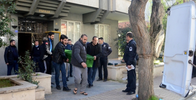 Gaziantep'te boşanmak isteyen 30 yıllık eşini öldürüp, intihar etti