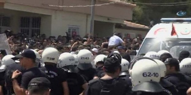 Gaziantep'te cenazede provokasyon