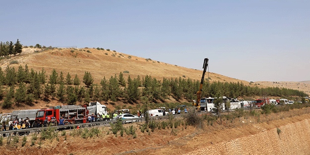 Gaziantep'te facia: 15 kişi hayatını kaybetti! 'Aralarında 3 itfaiye personeli, 2 sağlık personeli, 2 gazeteci var'