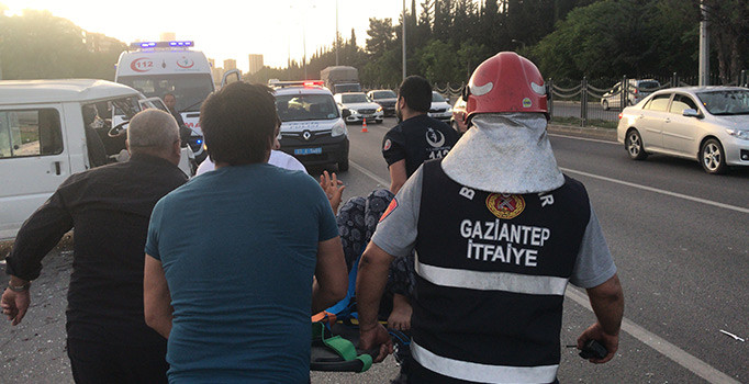 Gaziantep'te feci kaza: 1 ölü, 14 yaralı