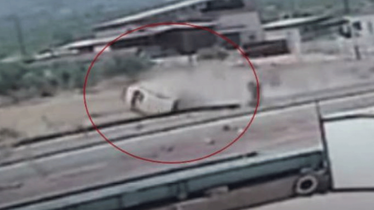 Gaziantep'te feci kaza: Kontrolden çıkan araç defalarca takla attı!