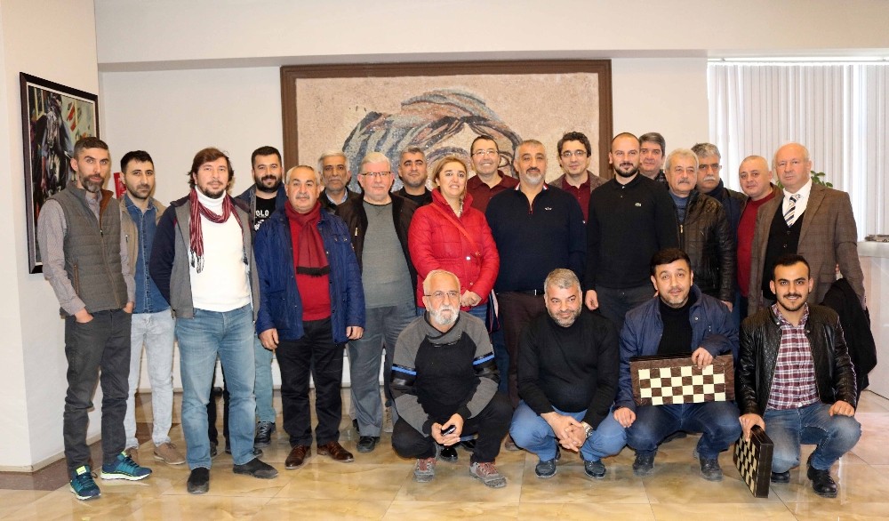 Gaziantep’te Gazeteciler Günü’nde ödüllü tavla turnuvası 