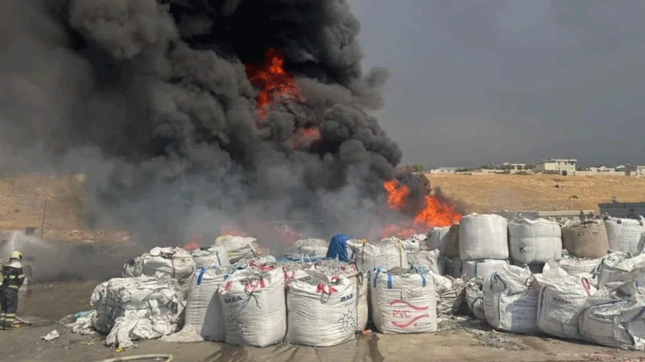 Gaziantep'te geri dönüşüm fabrikasında yangın!