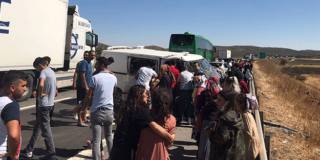Gaziantep'te iki minibüs çarpıştı! Ortalık can pazarına döndü