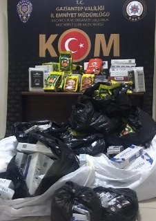 Gaziantep’te kaçak sigara ve çay operasyonu 