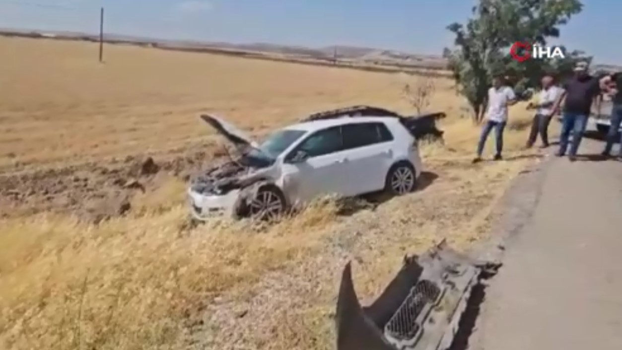 Gaziantep’te korkunç kaza! 2 araç kafa kafaya çarpıştı 6 kişi yaralandı