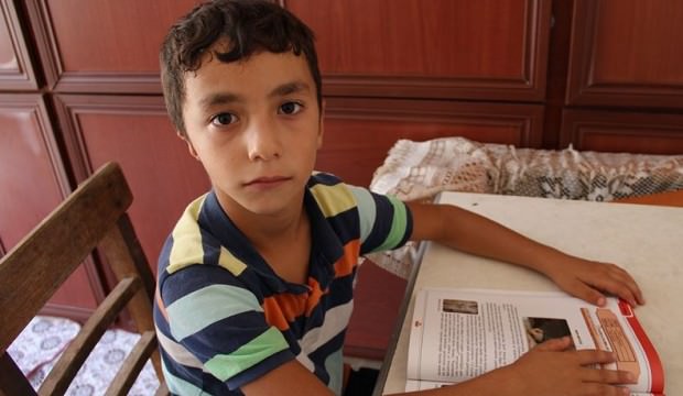 Gaziantep'te küçük Emir hayırseverlerden destek bekliyor