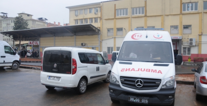 Gaziantep’te liseli, ortaokul öğrencisi arkadaşını şakalaşırken bıçakladı