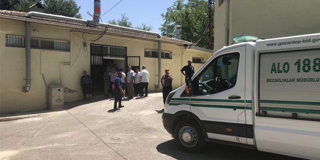 Gaziantep'te otomobil devrildi: 1 ölü, 1 yaralı