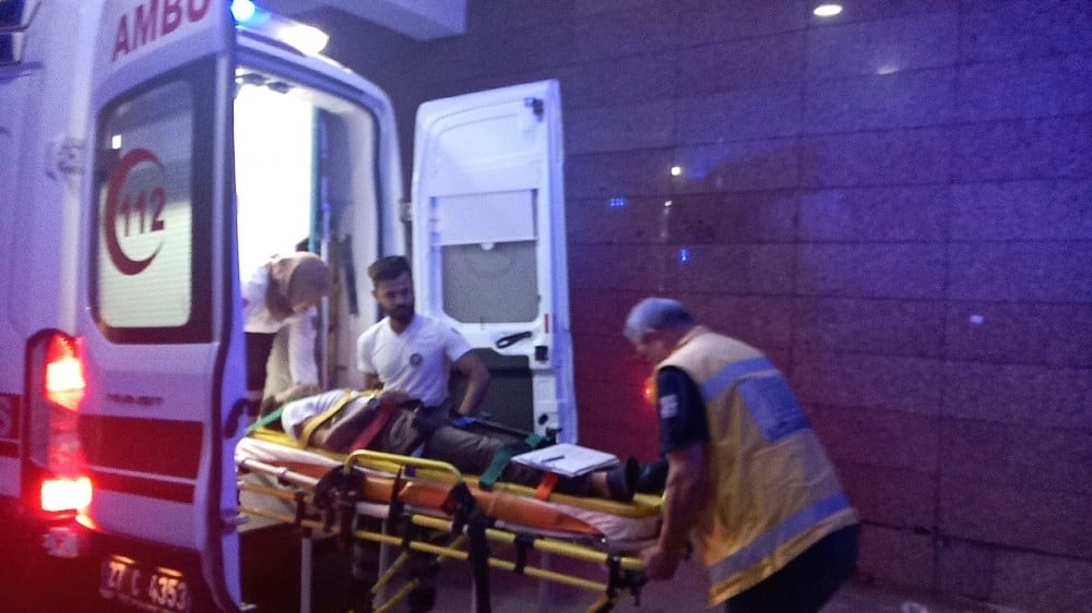 Gaziantep’te otomobil üzüm bağına girdi: 1 yaralı 