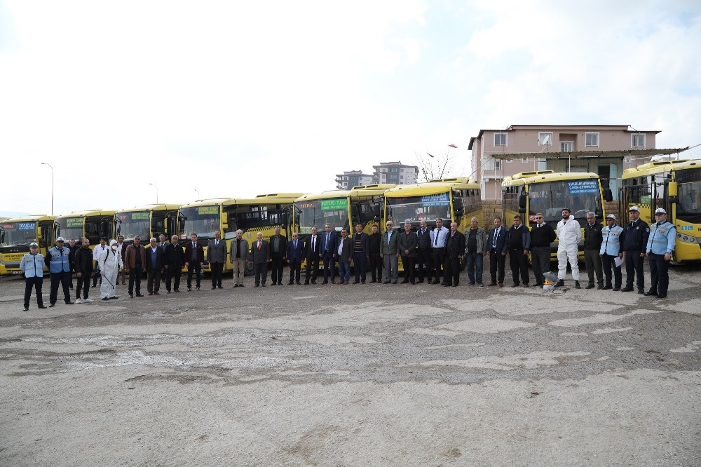 Gaziantep’te özel halk otobüsleri ve ticari taksiler de dezenfekte edildi 
