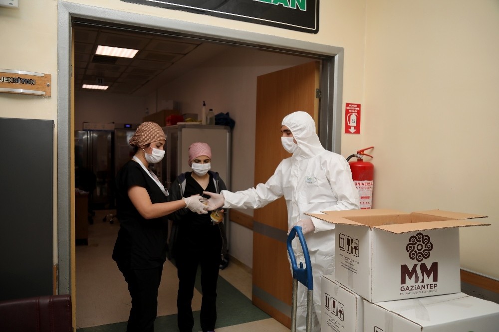 Gaziantep’te sağlı personeline tatlı dopingi 