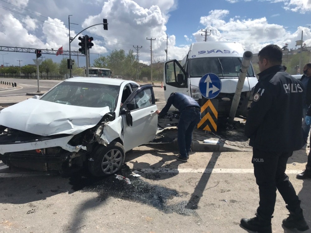 Gaziantep’te trafik kazası: 2 yaralı 