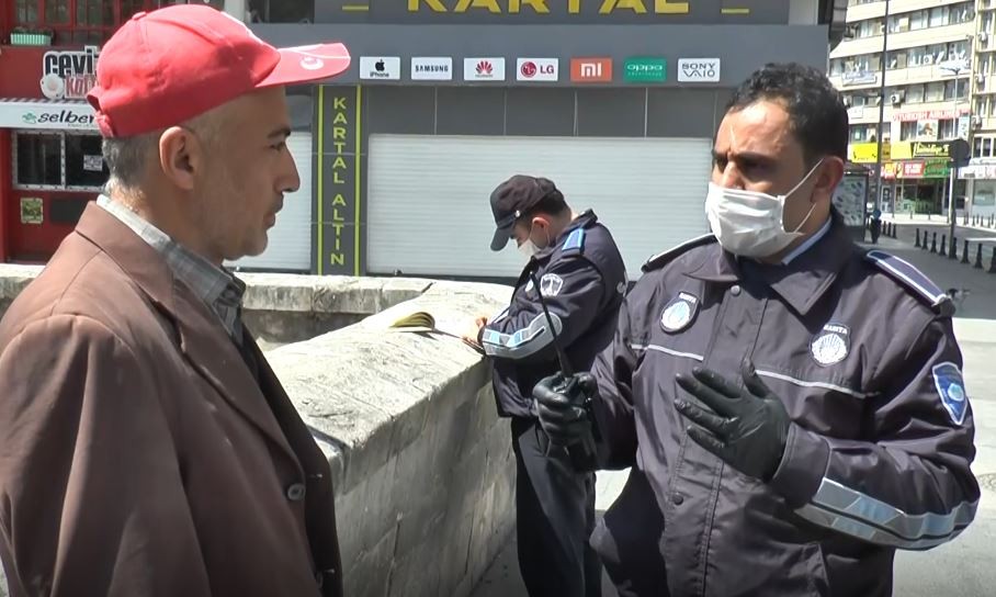Gaziantep’te zabıtadan sokağa çıkan vatandaşlara ceza 