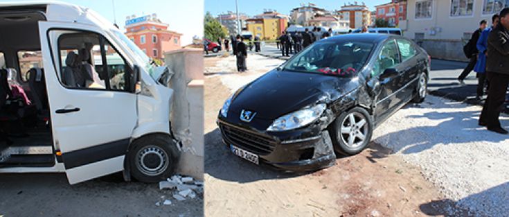 Gaziantep'te öğrenci servisi ile otomobil çarpıştı: 16 yaralı