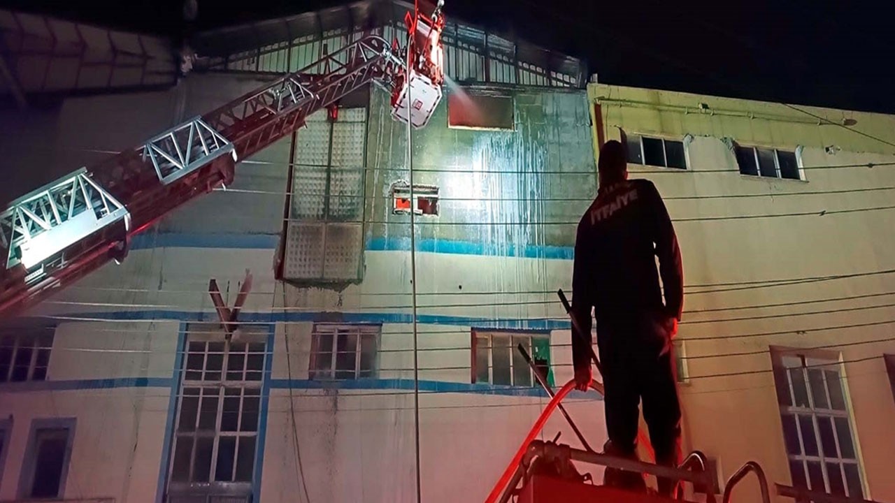 Gaziantep'teki fabrika yangını 4 saat sonra söndürüldü