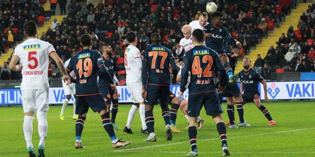 Gaziantep'ten Başakşehir'e son dakika sürprizi