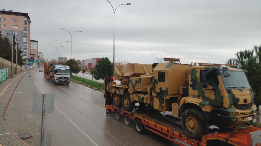 Gaziantep’ten İdlib’e zırhlı araç sevkıyatı 