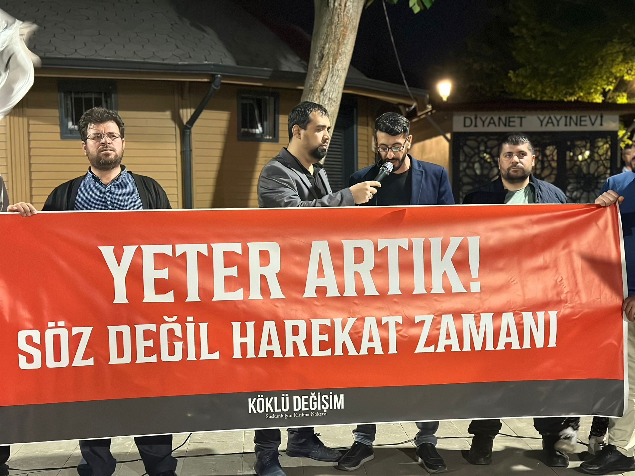 "Gaziantep'ten Refah'taki katliama tepki yöneticilere çağrı"