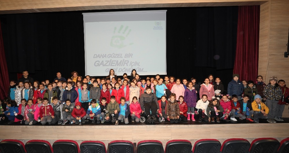 Gaziemir’de öğrenciler geri dönüşüm konusunda bilinçlendiriliyor 