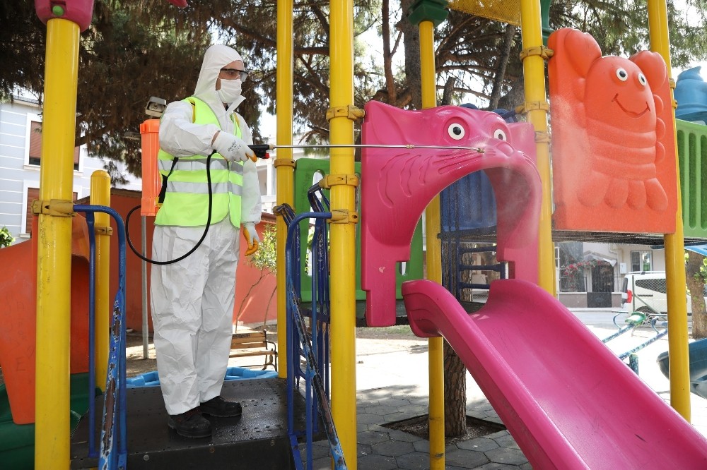 Gaziemir’in parkları salgın sonrasına hazırlanıyor 