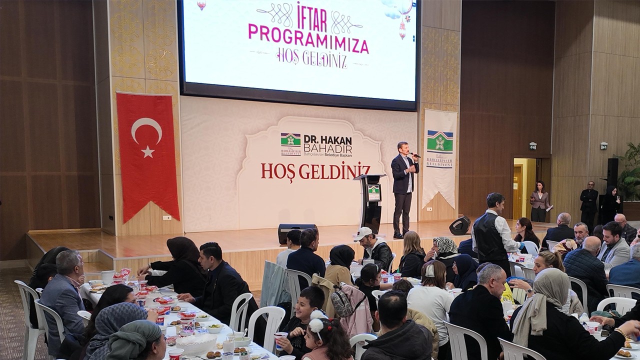 Gaziler, şehit yakınları ve STK'lar Bahçelievler Belediyesi'nin iftarında bir araya geldi