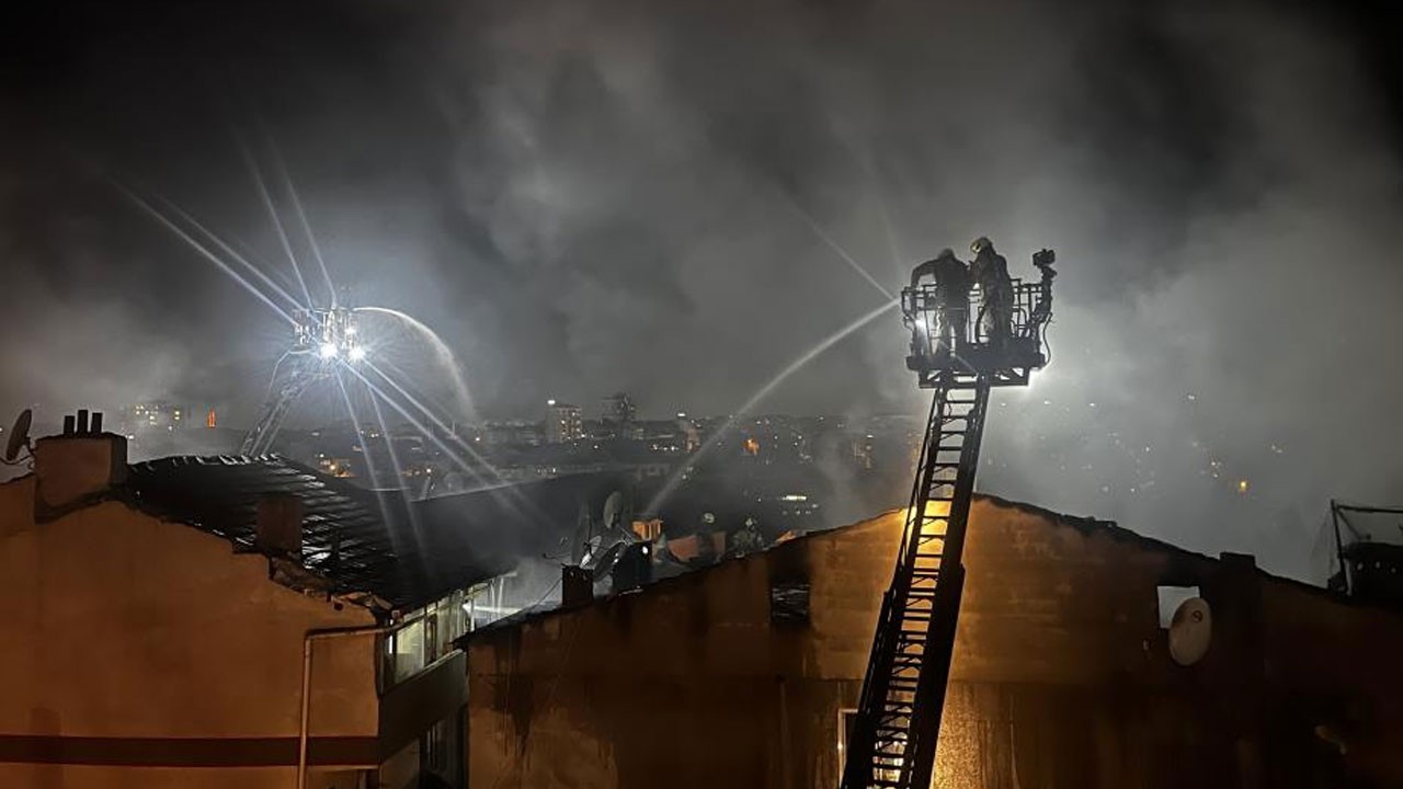Gaziosmanpaşa’da 5 katlı bina alev alev yandı