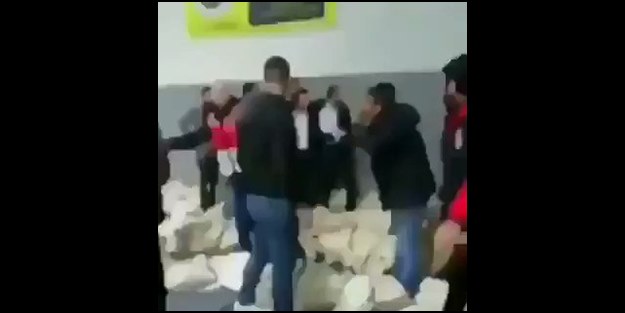 Gaziosmanpaşa'da oy çalan CHP'liler suç üstü oldu! Polise saldırdılar