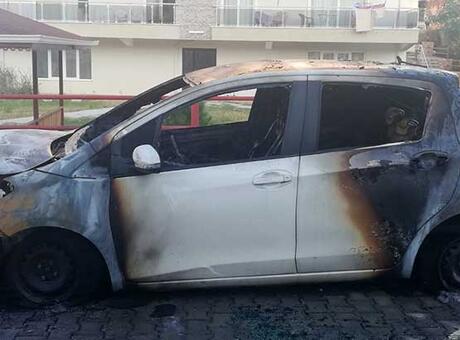 Gazipaşa'da 3 otomobil kundaklandı