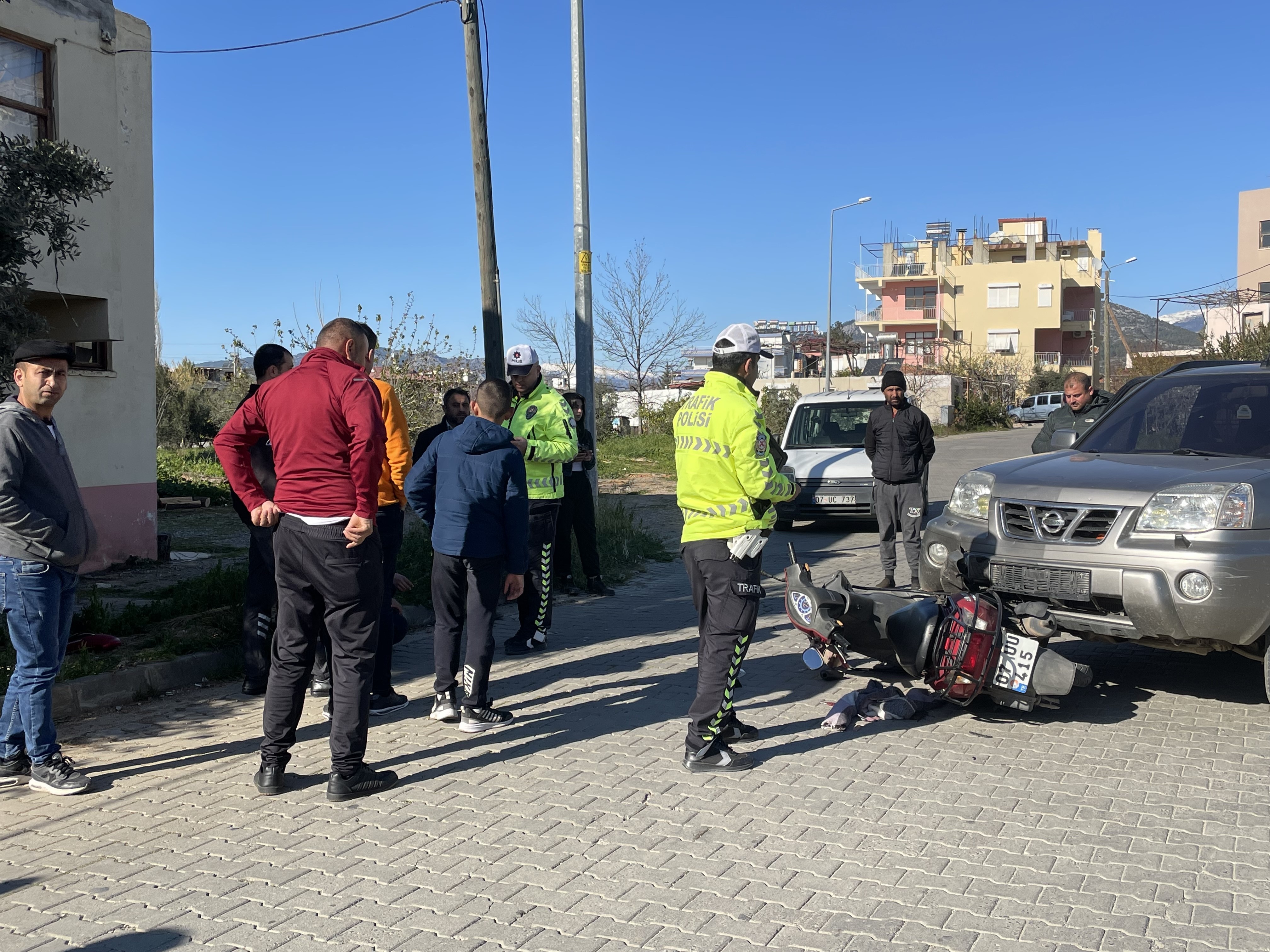 Gazipaşa'da motosikletle otomobil çarpıştı: 1 yaralı