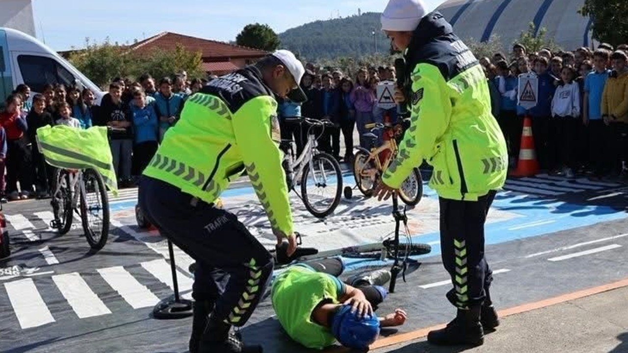 Gazipaşa’da öğrencilere uygulamalı trafik eğitimi verildi