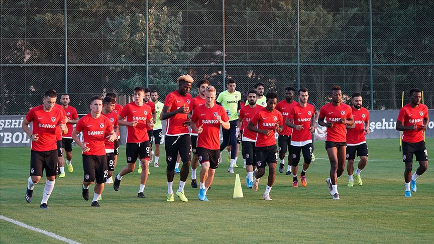 Gazişehir Gaziantep Göztepe'yi misafir ediyor