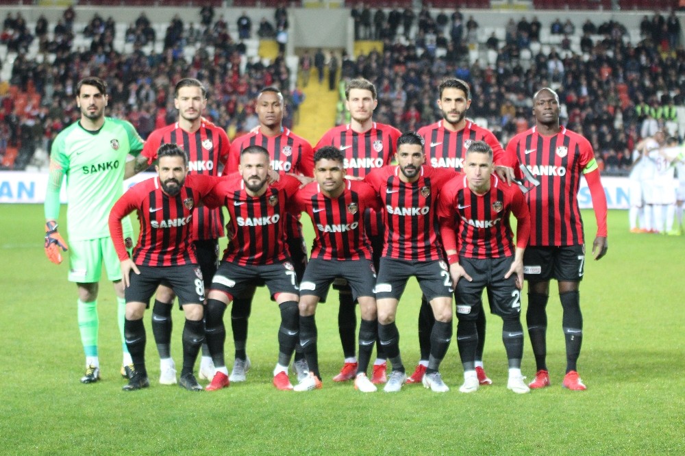 Gazişehir Gaziantep gözünü zirveye dikti