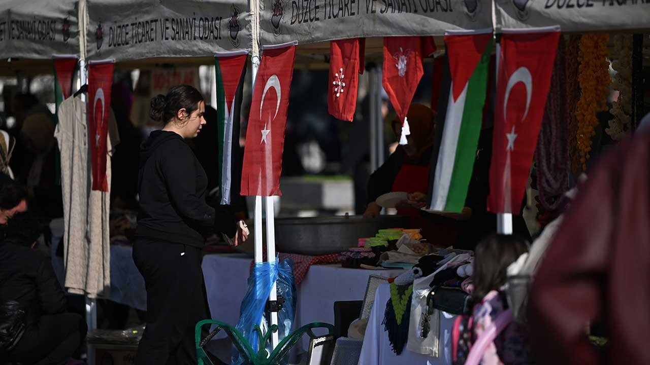 Gazze için kermes düzenlendiler