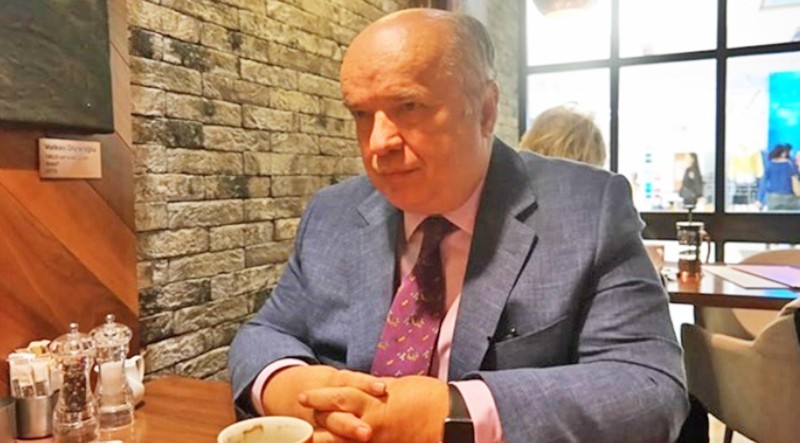 Gazze Mitingi paranoyası Fehmi Koru’yu rezil etti.. Allah aşkına, sen ne yaşadın "dostun"la! Şiştin mi Fehmi!