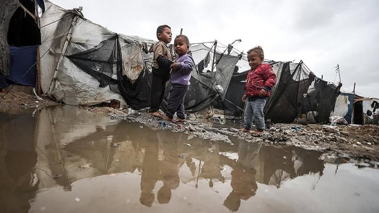 Gazze Sel ve Soğuk ile Boğuşuyor, Dünya İzliyor!