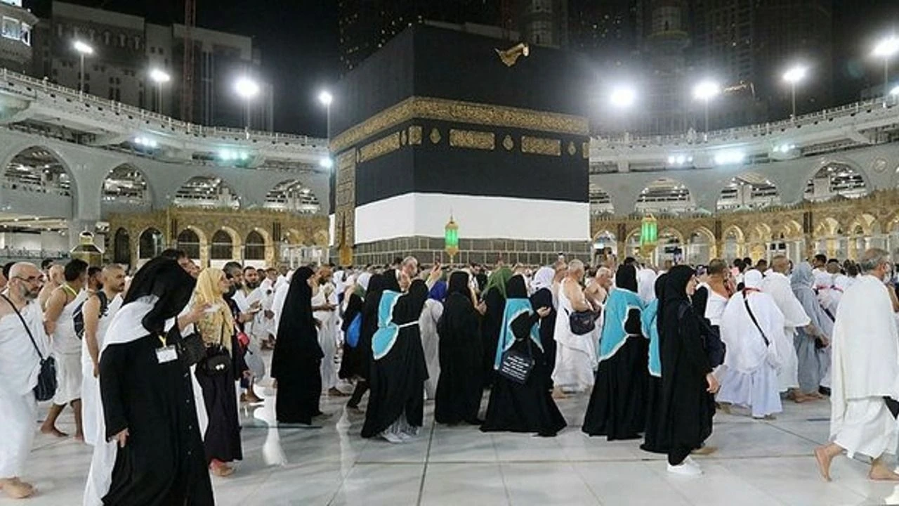 Gazze yanarken Hac ve Umre yapılır mı? Erdoğan’ın eski danışmanından olay yazı