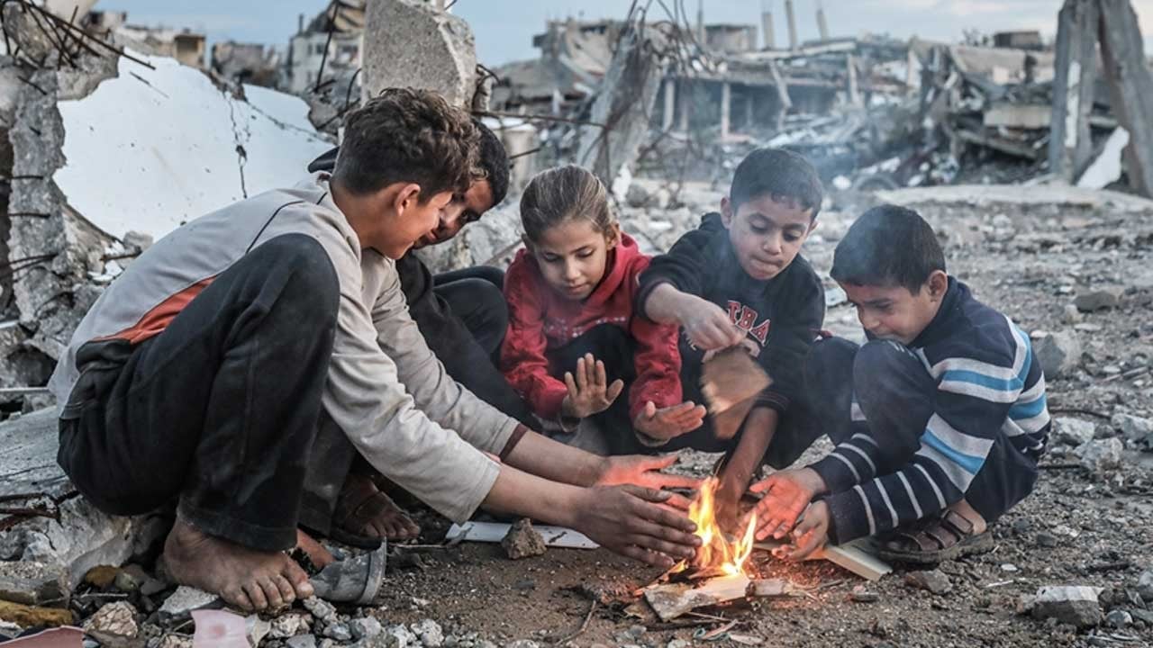 Gazze yavaş yavaş ölüyor! İnsanlar soğuktan hayatlarını kaybediyor