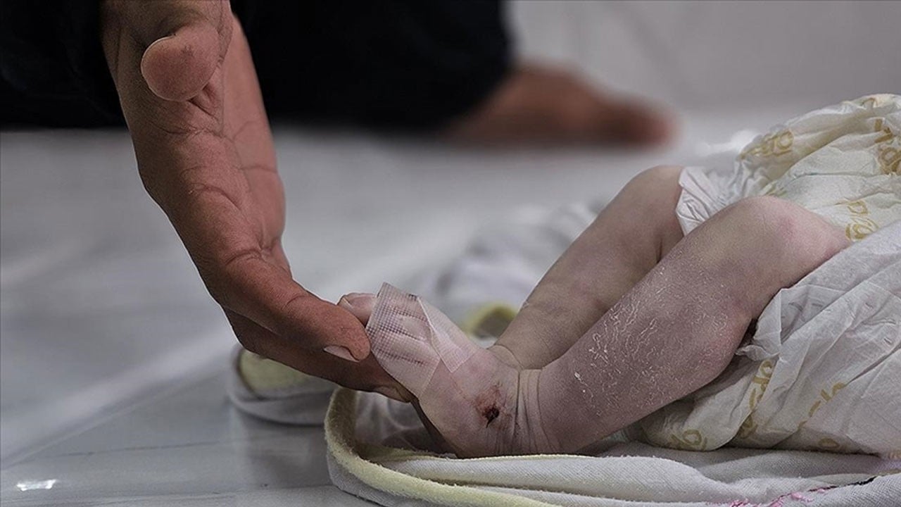 Gazze'de 2 aylık bebek soğuktan öldü