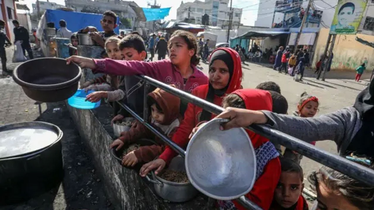 Gazze’de açlıktan 4 kişi daha şehit oldu